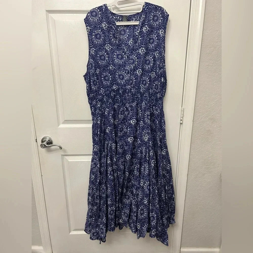 Chelsea & Theodore Medallion Flowy Summer Dress Smocked Waist Blue White Size 3X